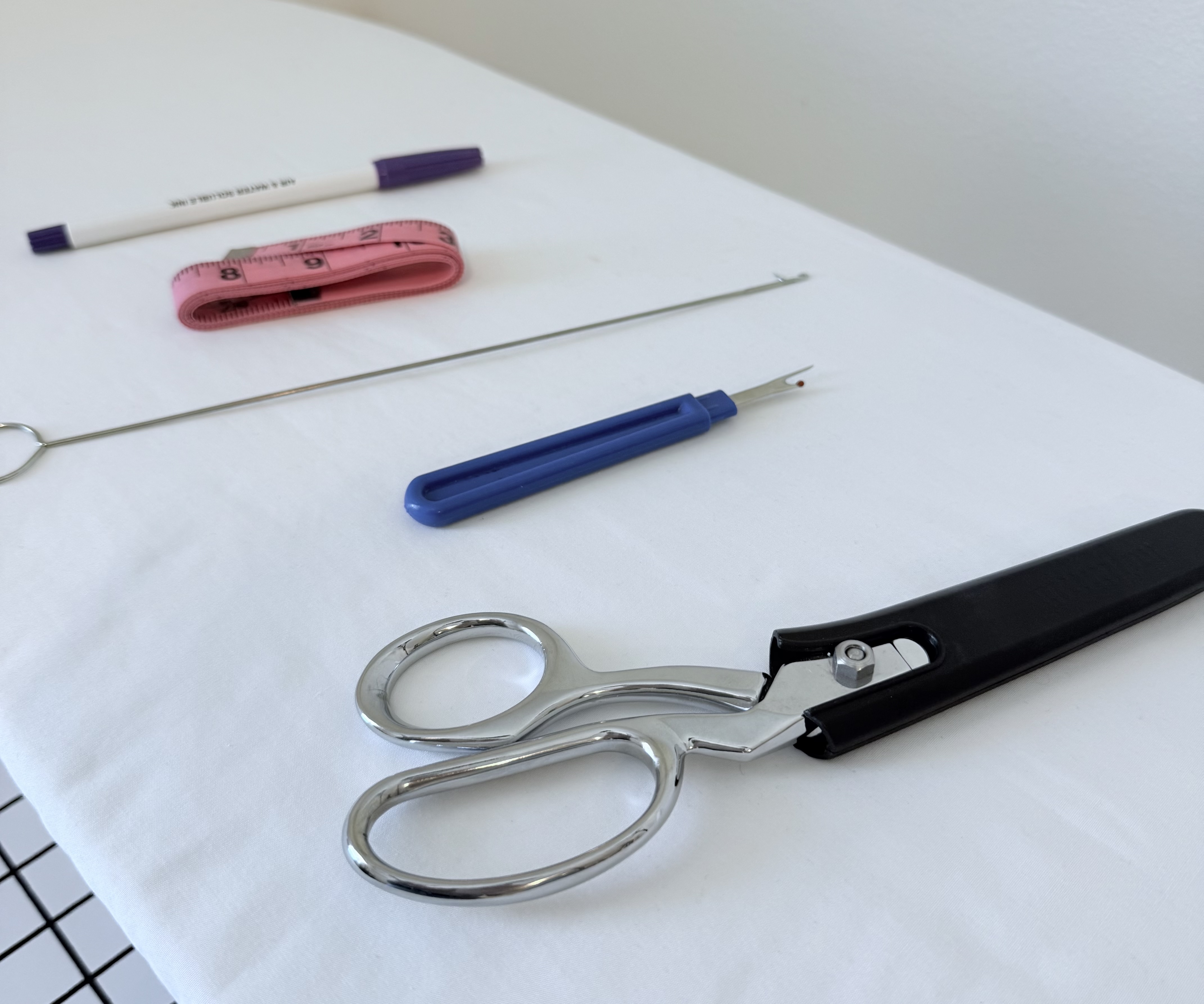 The 5 Sewing Tools I Can’t Live Without (Beginner-Friendly & Affordable!)